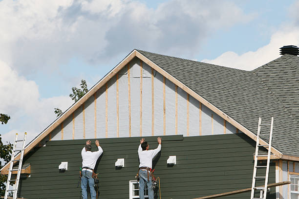 Professional Emergency Siding Repair technician working in Starford, PA